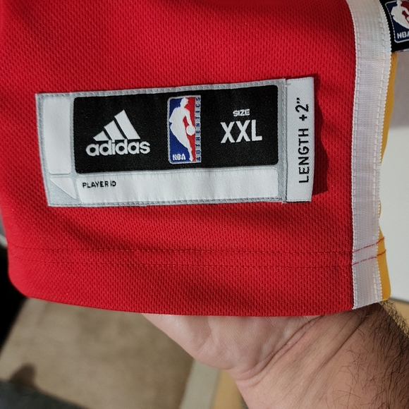 Adidas Houston rockets XXL.         Bin 20 - Picture 3 of 8